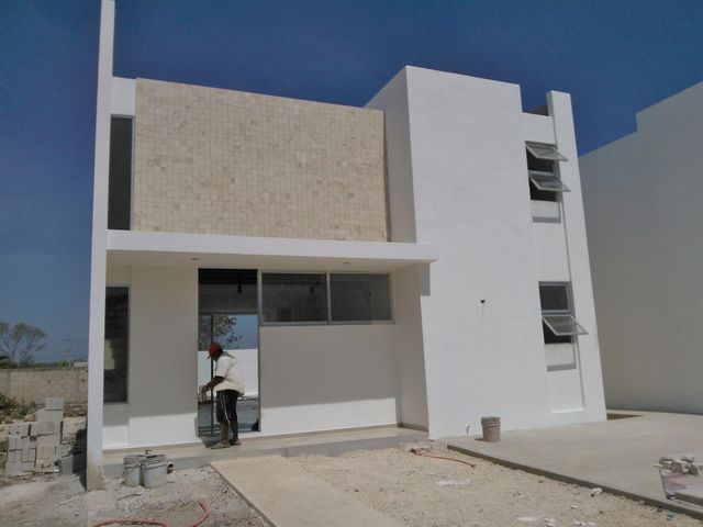 Suministro y Aplicación Integral de Pintura Vinil-Acril Maya 500 a 2 casas iguales en Palmas de Cholul